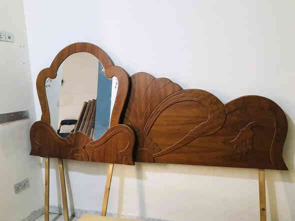 غرفة انجاره نضيفة للبيع كامله كل غراضه مابيه اي نقص السعر 550 وبيه مجال. مكان بابل حي نادر3 هاتف ***********
