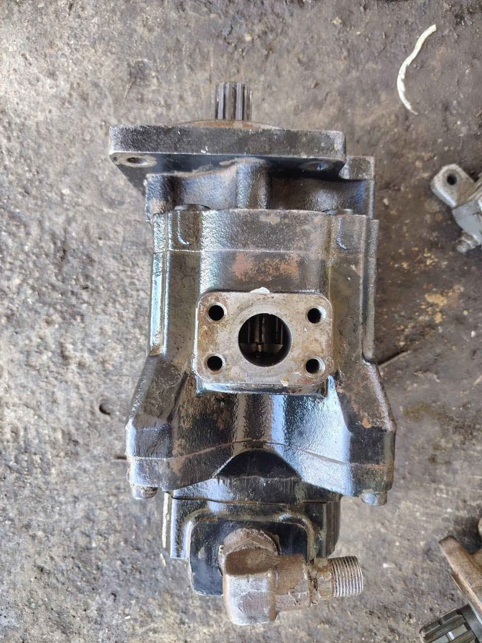 تصليح وتجفبت وتفصيخ مضخات وبمات هايدروليك لي انواع الحغارات وشفلات العنوان كركوك  اتصل وات ساب 
***********
***********
