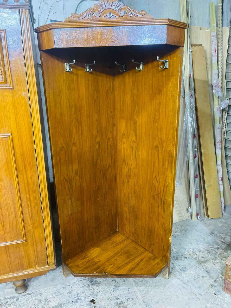 غرفه ام 4 داخل وخارج صاج انتيكه كله حفر يدوي غني عن التعريف شغل ثكيل سعره 480 مكاني بغداد مدينه الصدر الاستفسار عن هذا الرقم وتساب *********** كو توصيل ✅🚚
