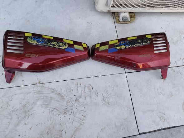 سلام عليكم
للبيع 
دبو بارت مع كرسي 10,000
غطا اسود جنب الشراق 4,000
فرش مع وجه الدبو مع طراشه 30,000 
ظمور 5,000
غمزات عدد 4  7,000 
غمزات بارت عدد 3 مربع 5,000 
ضوء أمامي كامل 7,000

للتواصل ***********
