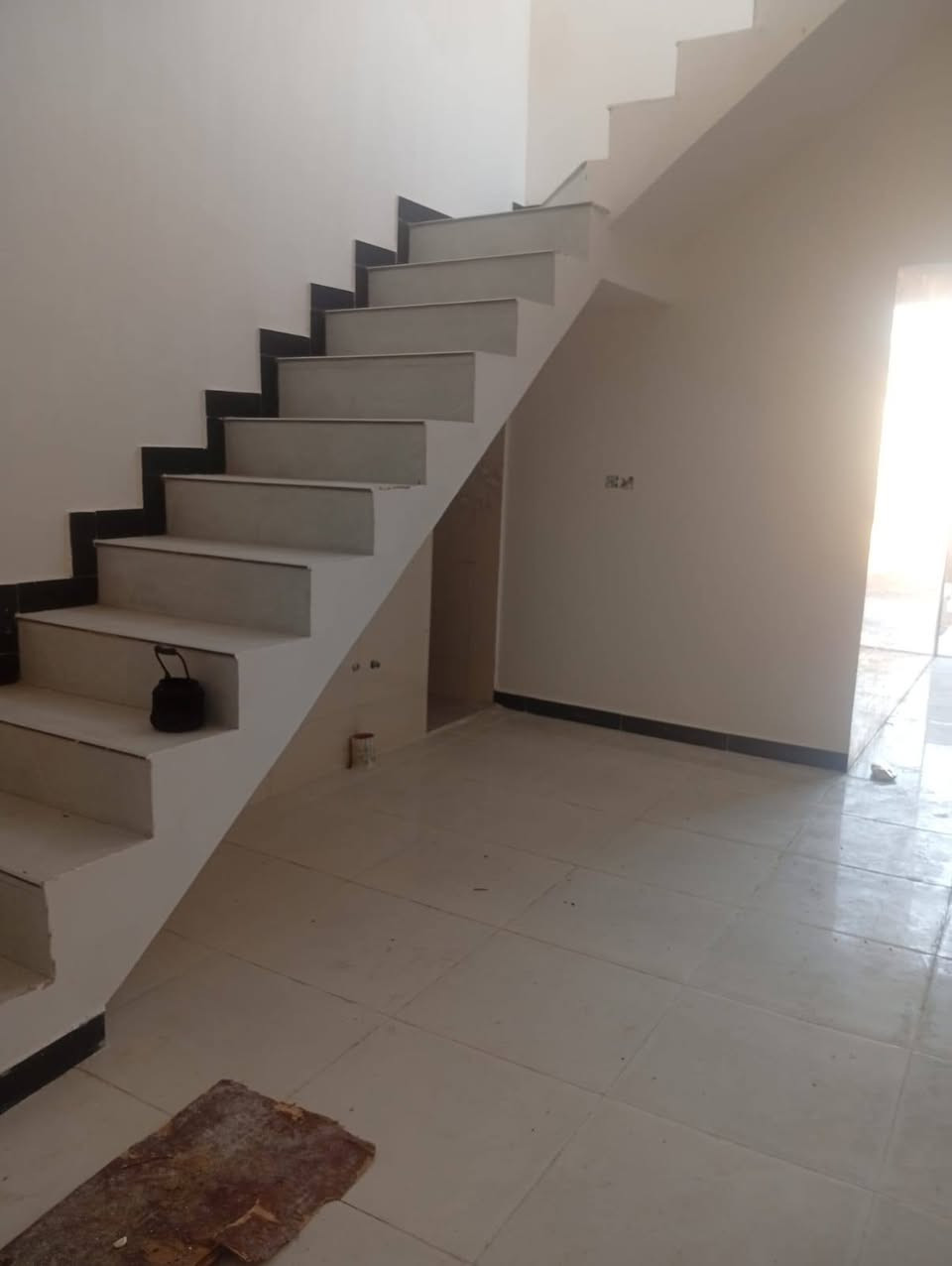 🔥 فرصة مميزة – 3 بيوت للبيع 🔥
📍 العنوان: ريان – نزلة النجار

📐 المساحة: 140 متر لكل بيت

🏡 تفاصيل البيت:

كراج + حديقة 🌿

استقبال

صالة مريحة

مطبخ

غرفتين نوم 🛏️

صحيات داخلية وخارجية

📄 نوع العقار: طابو

💰 السعر: 61 مليون للبيت الواحد (قابل للتفاوض)

📞 للتواصل والاستفسار:

[***********]
