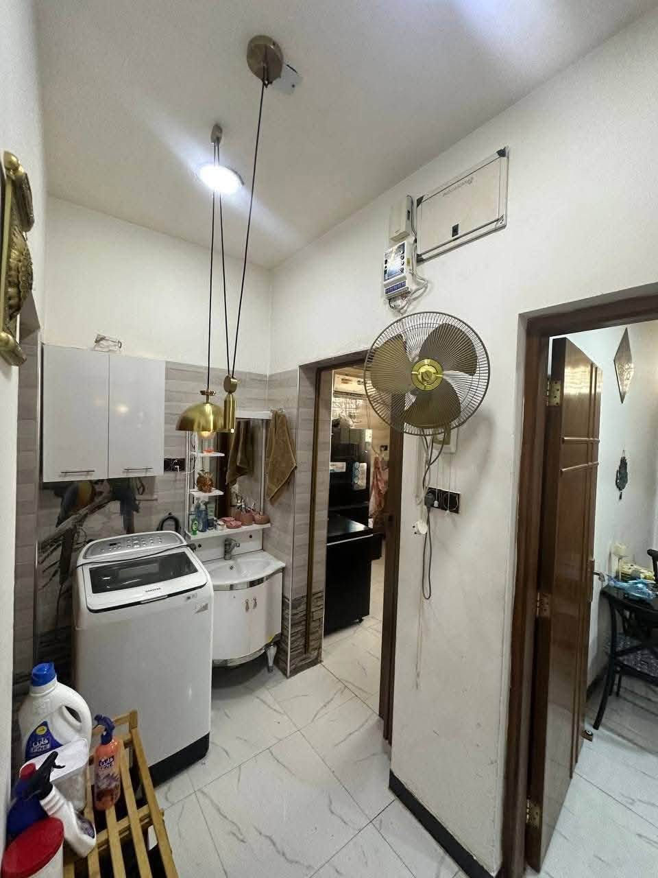 🏦دارللبيـــــــــع   حي #الـمـحاربين
قرب جامع المحاربين 
💯  ممكن استثمار يستأجر 750 ألف شهريا ⭕
درج خارجي سنة البناء 2018 
___________
المساحــــــة // 104  متر    
الواجهة/8 متر 

طابو ملك  صـرف 
___________________
 #الطابــــــــــــــق #الأرضـــــــــــــي
2  غرفـ نوم وهول صحـــــــــــيات ومطبخ

#الطابق_الثـاني
 2 غرف نوم  وهول وصحيات ومطبخ 
__________________
الـسـعر خـاص 

___________________💲

#مكتـــــــــب   🏛️الــقنـد لـلـعقـار 🏛️

#الكائــــــــــن

 🌳  شارع_الكرامة المشجر🌳 _مجاور مجمع السرور 

       *********** 

*********** 
_____________________________________________
