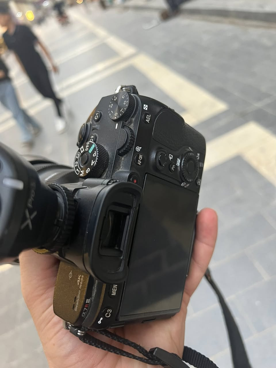 للبيع سوني a7Rlll مع عدسه 85سكما ابيع بدي وحده عادي 
شراي وتساب ***********
