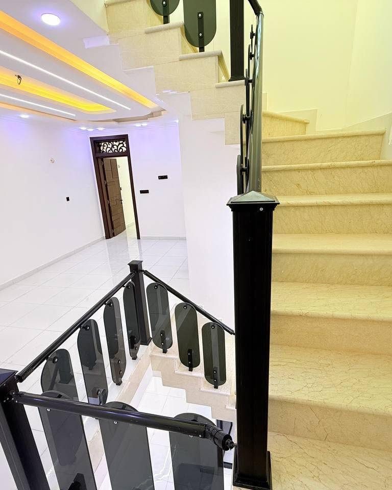 #دار للبيع حي الجمعيه  120م 3غرف نوم شارع 15 قرب شارع كربلاء يم المسبح السعر مناسب جداً الاستفسار مكتب اياد الاسدي للعقار عنوان مكتب النجف الأشرف  حي السلام شارع ابو دجاج قرب شارع مستوصف السلام  داخل بيج العنوان مثبت نستقبل كافه عروض تجاريه او سكنه مراسله على خاص وساب الواجه 6 نزال 20
الاستفسار الاتصال على ارقام مكتب 
☎️***********/***********☎️
تواجدكم وتفاعلكم نبقى متميزين بحضوركم اترك بصمه او تعليق وشاركنا رأيك مكتب اياد الاسدي للعقار 
 مناسب الاستفسار الاتصال على ارقام المكتب ***********/

#موقع راقي ومثالي /*********** ⤵️______________ :

مستعدون للتنفيذ البناء الدور حسب الطلب ❗🏗🔑vip
➖️ 
 💯على النسبه او المتر 💯لدينا_كادر هندسي متقن للبناءvip 🏗💯

 #بأحدث_التصاميم_العصرية_الحديثة 

كل ما عليك الاتصال أو المراسلة على واتساب

تصميم - تنفيذ -اشراف - مقاولات - عامة 
. ___________:

احصل على عقار أحلامك معنا، نحن مكتب عقاري موثوق، ومتخصص في تلبية احتياجاتك السكنية والتجارية ❗🇮🇶السعر مع المجال 

لمعرفة السعر علق ( تم)💵☎️🧯
 #مكتب_اياد  _للعقار  بيع شراء عقارات
اكسبلور عقارات اكسبلورexpIoreعقارتي العراق لايكات نجف دعوة بغداد  مشاهدات  لايك  دعم مكتب اياد للعقار  بغداد_بصرة_موصل_الكويت_الخليج_دبي_الامارات_السعودية_العراق_حلوات_لبنان_سوريا_فلسطين
