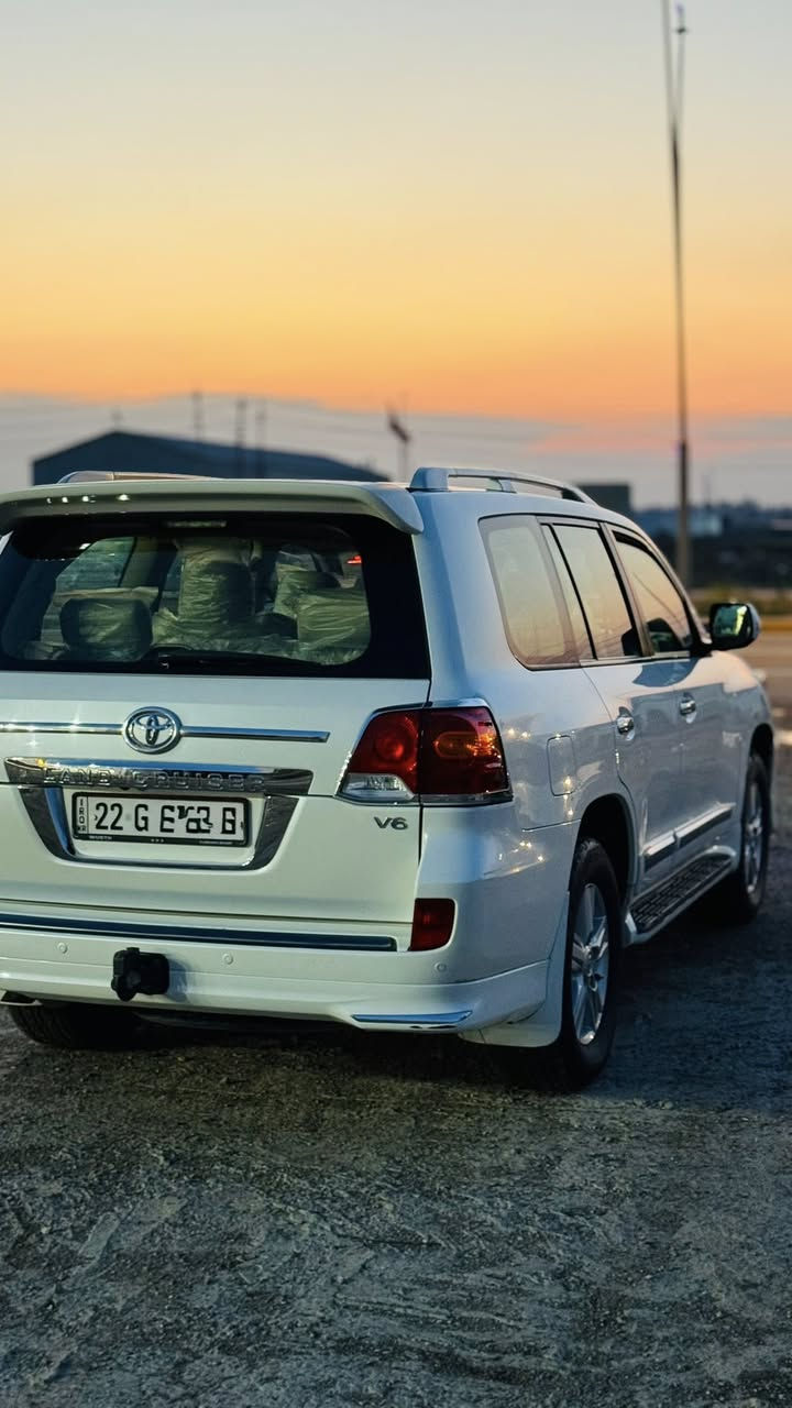 لاندكروز 2013 مكفوله كفاله عامه من كل نواحي فول موصفات 1/1 كشنات جلد وكهرباء شاشه فورويل فتحه محرك 6 سلندر رقم اربيل بسمي سعرها 373 بيها مجال ***********
