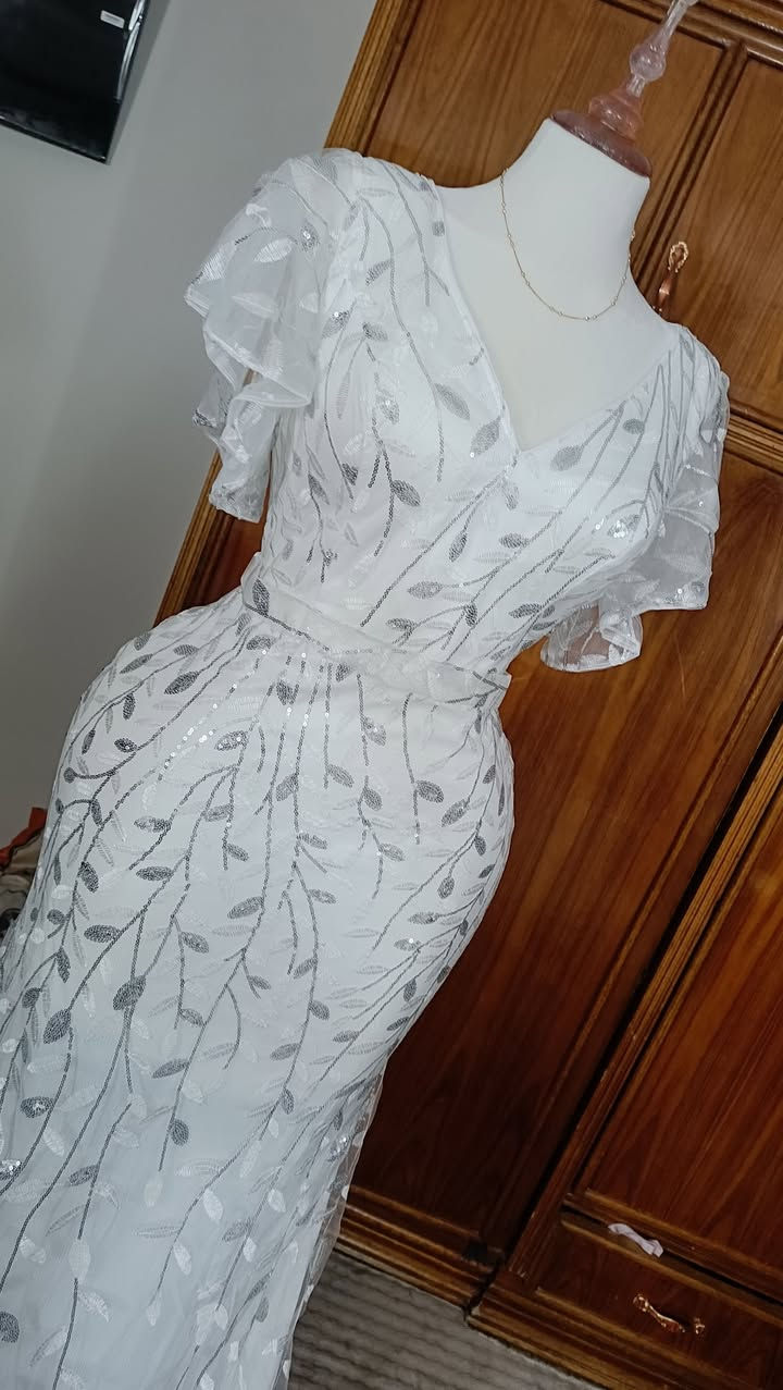 السلام عليكم بنات يلبس لارج فستان جديد شي ان سعر 35
***********
