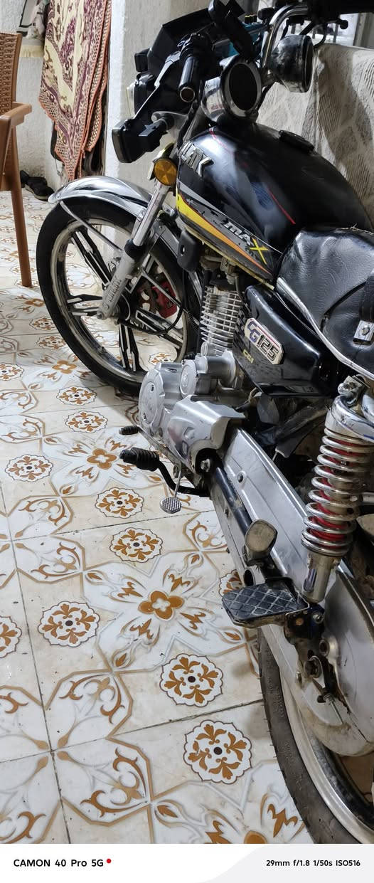 البيع دراجه سونك
الموديل 23
ديالى دلى عباس منصورية الجبل
السعر 550وبيها مجال 
الرقم الهاتف ***********
