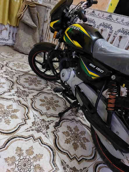 بوكسر للبيع كفاله أوراق كامله  السعر 1600 الشراي يتصل ***********ميسان المجر الكبير
