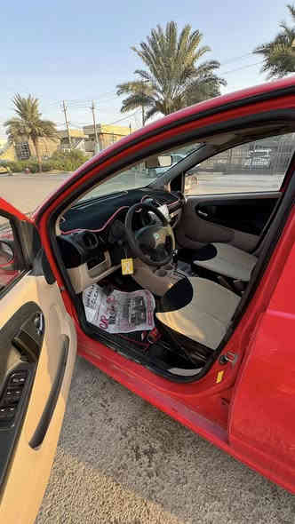 سلام عليكم بانده 2013
مصبوغه حزام للجمالية
صدر بحاله ممتازه 
مكينه بحاله منتازه 
كير ممتاز 
تبريد شغال 
مكان السياره بغداد الدورة 
سعر السياره 40 
***********
