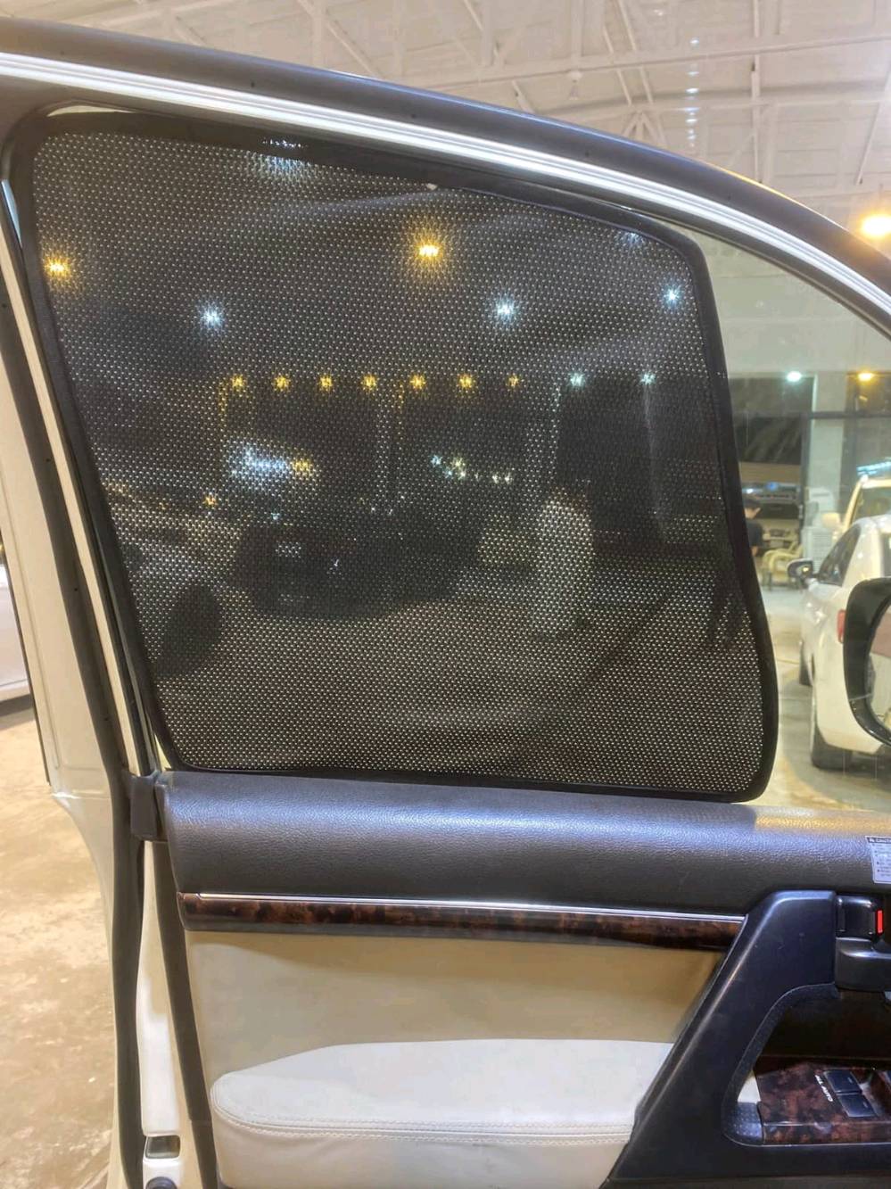 يالله لاندكروز 2011 ستينيه اصل فول موصافات 1/1 
رقم  جديد أنكليزي الدولي باسمي 
هزة وسنويه مجددة لغايه 2030 🔴
شرط تحويل ووكاله 
كفاله عامه من ضربه /وصبغ /وتبديل // ✅
مواصفات GXR.i يعني فول vip اصل ستينيه 
فتحة سلايت رؤف 
محرك 6سلندر وضع شركة 
بصمه + بصمه ابواب 
7راكب                     
ثلاث قطع تبريد 
كشنات جلد بقلاوة 
كرسي كهرباء 
٨ ايرباك
تحكمات ستيرن 
فور ويل  
دشبول ليزري 
عتب ليزري 
ثلاجة 🧊
شاشة بلاد 
كامرة خلفيه
دفلوك ونضام زحف 
لايت زنون اصل 
لد آمامي خلفي 
اشاير بلمري 
اشاير بلجاملغ
حساس امامي خلفي 
ارضيات جلد مال شركه تويوتا الأصليات

مكينة كفالة عامة لاتبخير لاتنقيص ولاصوت 
كير وضع الشركة مكفول كفالة عامة 
تخم تايرات اربعه جديدة دنلوب ياباني اصلي 
الحدادية الاماميه والخلفيه كلها جديدة وجاهزة
تبريد ثلج منظومة تبريد كاملة

السيارة مكفولة كفالة عامة من ضربة وصبغ وتبديل 
والسونار داخل المنشور كلشي موضح بلنشر ،المسافة المقطوعة 280 ألف كم
السعر 325 ورقة وبيها مجال 
رقم اربيل الجديد 

مكاني النجف //الكوفة للاتصال/***********
ا