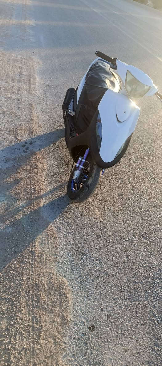 من رخصة مدير لكروب دراجه ماكس عدله لبيع سعره 350وبيه مجال ***********
