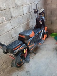 دراجه البيع عداد 6بطاريات سعر 450وبيه مجال بسيط07862570172