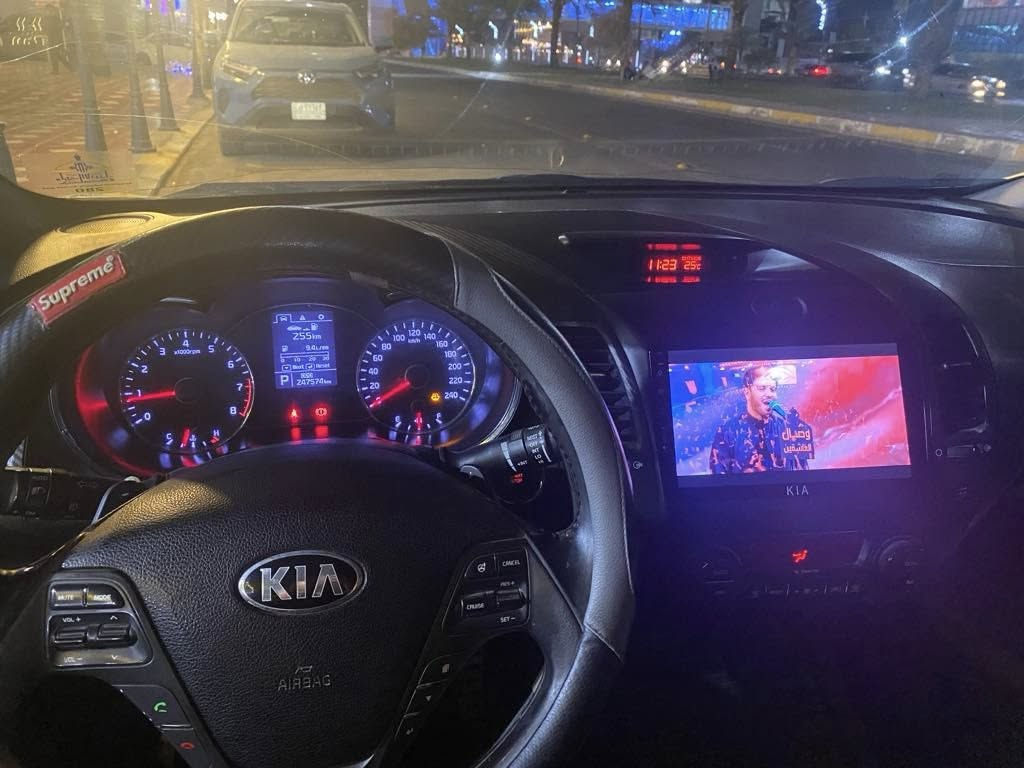 السلام عليكم و رحمه الله و بركاته 
سيراتو ٢٠١٤ فول مواصفات
مكفولة من الصبغ و التبديل

بعض المواصفات 
 
-فتحة 
 -بصمة(عدد ٢)
-حساسات 
-كاميرا 
-شاشة  أندرويد 
-تحكم ستيرين
سيارة باسمي و السنوية لغاية ٢٠٢٩
موقع السيارة كربلاء 
السعر : 123
رقم الموبايل ***********
