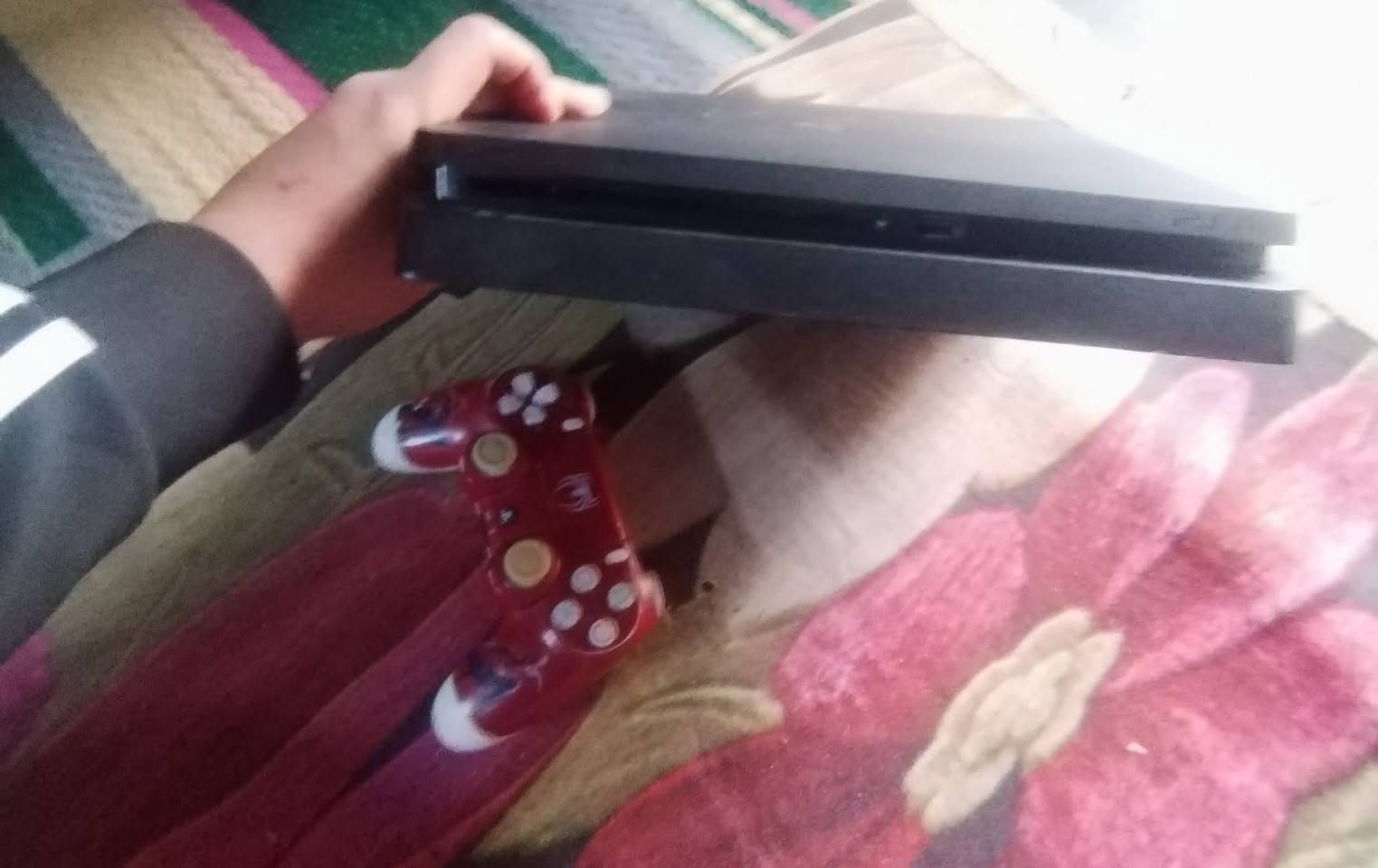 السلام عليكم بلي فور برو ناقصه بس تهكير سعره 175وبي مجال ويا يده وحده مكاني بغداد حي اور


**إذا كنت صاحب هذا الإعلان وتريد حذفه لأي سبب، رجاءا أرسل رسالة إلى الدعم الفني**