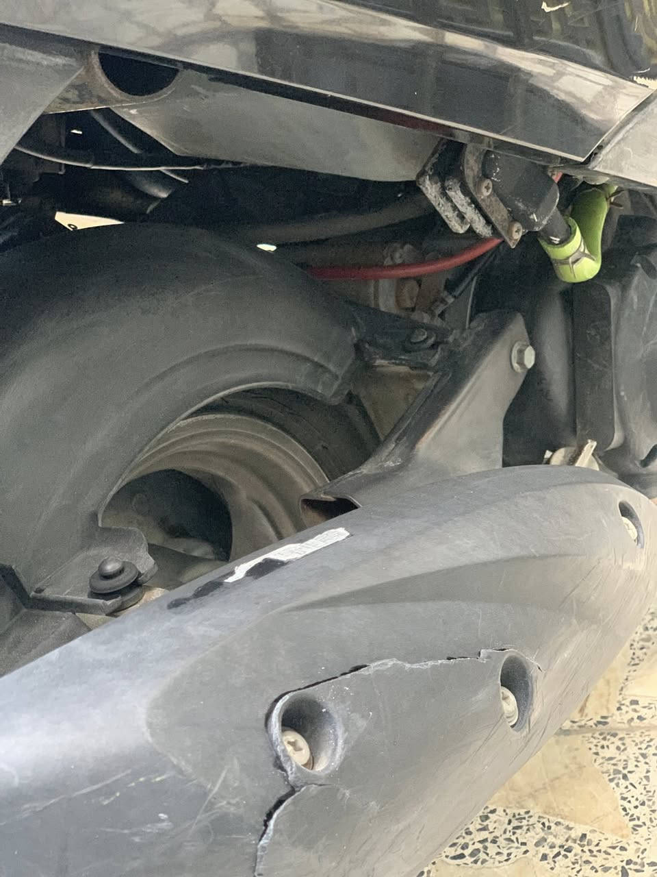 السلام عليكم 
دراجة بريز جديدة جدا 
سرعة ١٤٠+ كابريتربلادي+ سلف اصلي
  + كهربائيات 
عدادات كيجات دبلات كلها شغال
سلف هندر كلها شغال محرك ناعم 
دراجة كفاله عامه كلها شغاله الشراي يتصل
هذا رقمي ***********
جيب فيتر وتعال فحص
العنوان /بغداد /مدينه الصدر
