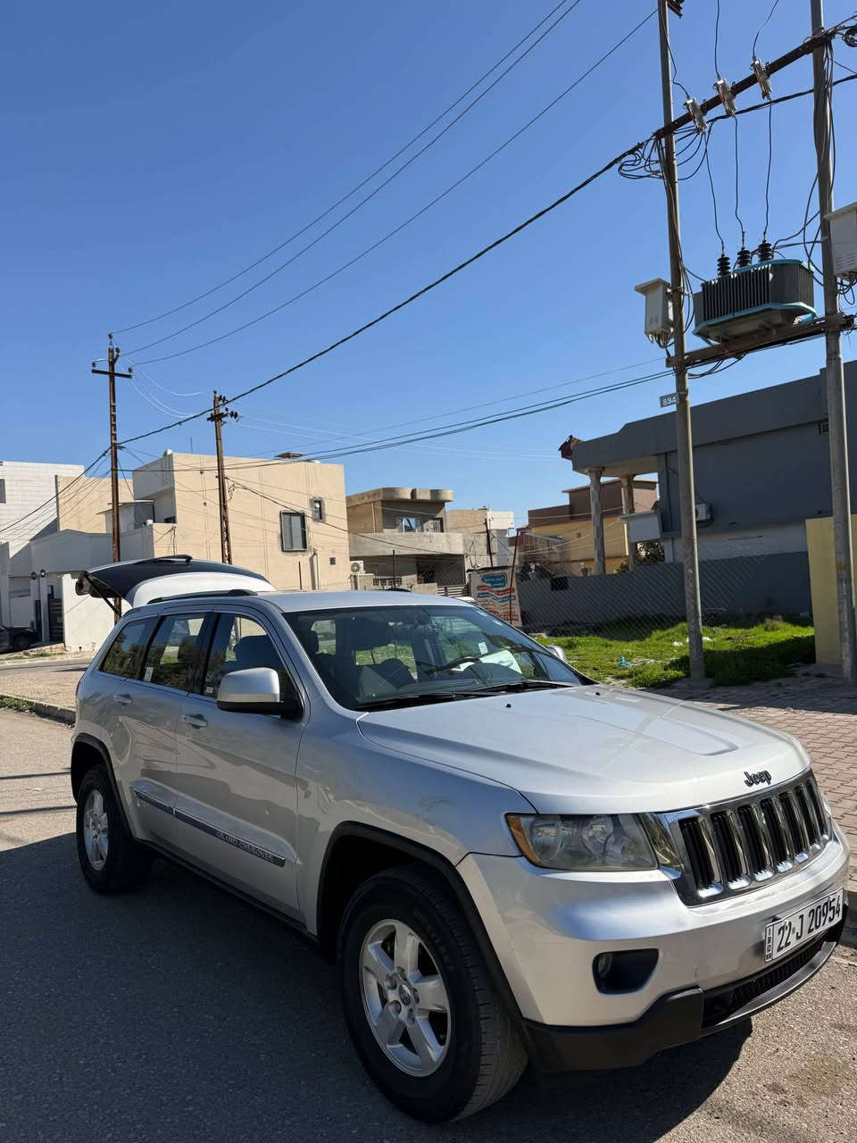 للبيع او مراوس حسب قناعة 
جيب 🇺🇸لاريدو 2011 🇺🇸
استخدام شخصي 🇺🇸
بجم كبس 🇺🇸خلفي كبس 🇺🇸ضرره باب وجامرلغ خلفي 
رقم اربيل جديد بسمي شرط تحويل ثاني يوم سنويه جديد لحد 2031 🇺🇸هزّه جديد 2027
 صدر امامي خلفي جديد دبلات جديد ترايك وين متريد 
تبريد ثلج ❄️ تدفئة شغالة 
(بيه جامرلغ خلفي وباب خلفي جه سكن وباب خلفي سايق انشخط صبغته نص جوة تريشة يعني قطعتين ونص بدون دواخل بدون ايرباك )
مكان سياره كركوك 
سعر 152 
للاستفسار *********** كركوك, العراق
