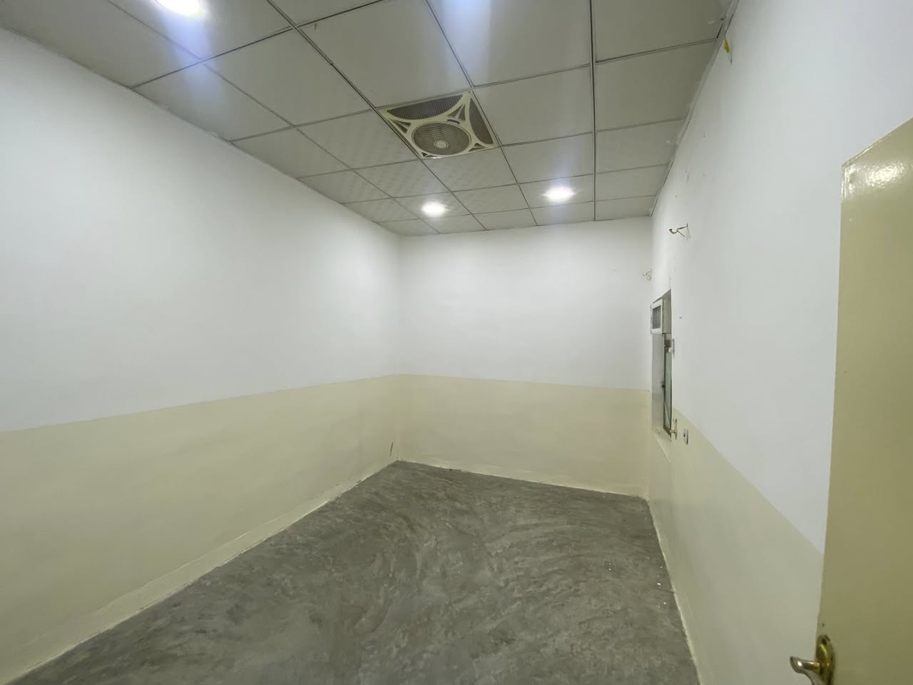 كرێ كرێ كرێ

نزیك  پلاندانان و ئەوقاف

قاتی خوار سەرەوەی ماڵی تیاییە

***********
***********
