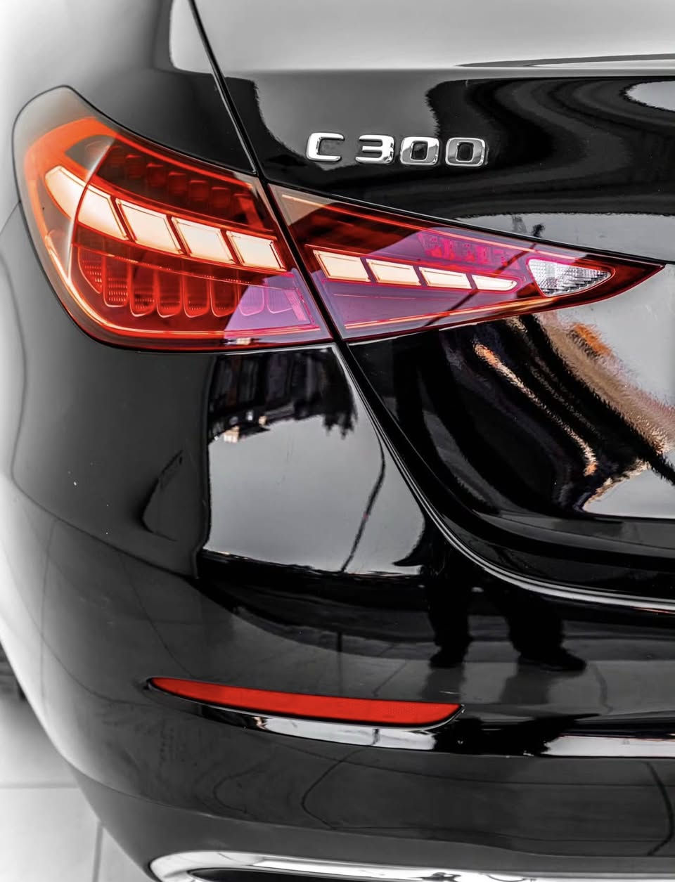 مارسيدس C300 2023
ماشية 33  الف
4 سلندر 
فول مواصفات 
فتحة 
بدون صبغ و تبديل و تعديل
بدون ايرباك 

تفاصيل اكثر واتساب

0750 534 4376
