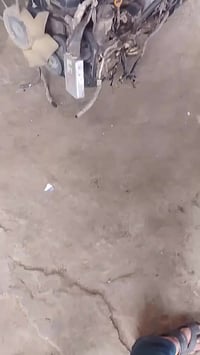 لبيع كير ومحرك محرك شرط ابيع كامل السعر ٥ ورقات ٠٧٧٢٦٨٨٩١٩٠