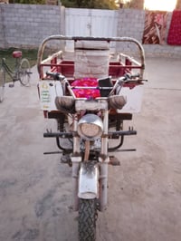 توته للبيع 2017 مكينه 23 اوراق الساعه 900 07877827636