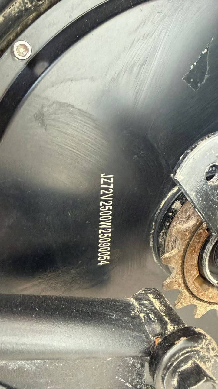 سلام عليكم دراجة شحن للبيع جديدة رياضي موديل 2026 بطاريات 6 ماشي 425 رقم *********** سعر 780 مجال بيسط بغداد الجديدة
