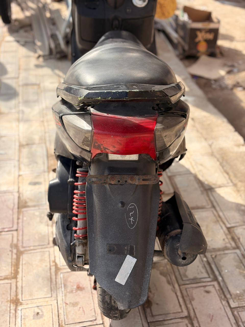 السلام عليكم 🫡
مرخصت أدمن اكروب البيع دراجات نارية 🏍️ 
عندي سكنس 
للبيع 
ألون اسود 
سرعة 140
مجفته مرا وحده  وشرط بلادي  لايت زنون ابلادي 
بيه اكلج خلفي رياضي 
وبيه اكلج امامي رياضي 
العنواني كربلاء شارع مطبعة قرب شارع الحداد 
السعر دراجه 425وما تحصل بي هيج سعر سكنس   رجاءً  مو شاري لا بس يعامل 
 وتعب اتصل عل هاذه رقم 
***********
