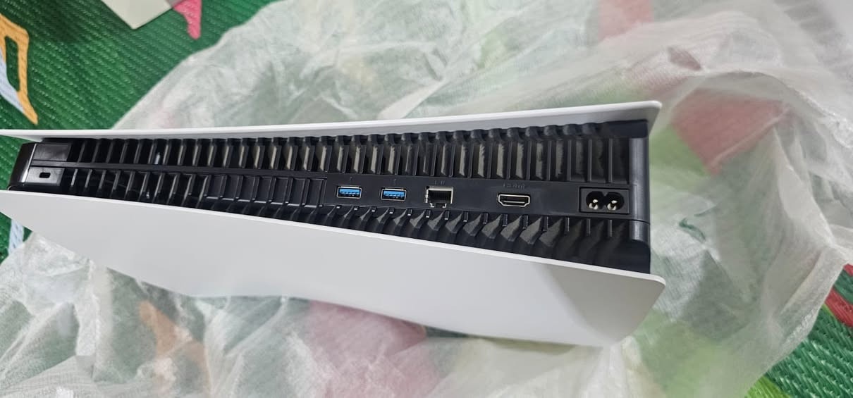 بلي5 فات ذاكرة 825 اخو جديد غراضة كاملة لامفتوح ولا مصلح يجي ويا يده وقرص فيفا 25 وقاعدة اصلية 
متوفر خدمه توصيل //متوفر جوستكات فور وفايف  اصليه


**إذا كنت صاحب هذا الإعلان وتريد حذفه لأي سبب، رجاءا أرسل رسالة إلى الدعم الفني**