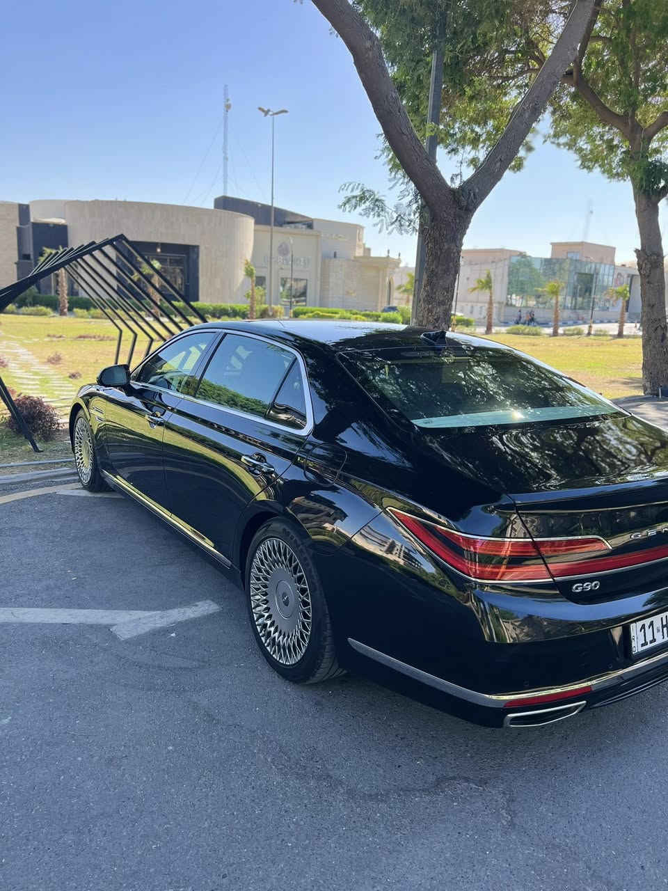 جينسس G90 2020 وارد امريكي حادث دعاميه اماميه فقط بدون دواخل بدون ايرباك محرك 5.0 
المواصفات (اعلى شي التميت)
السياره جديده بمعنى الكلمه 
السياره استخدامها كان بالامارات فقط 
السيرفس مال وكاله بيها 
عليها نانو سيراميك ضمان 5 سنوات
مكان السياره بغداد
السعر المطلوب 39 الف دولار
السعر غالي عليك ان شاء الله تلگه الانسب والاحسن
اذكرنه بكلمه طيبه 
***********
