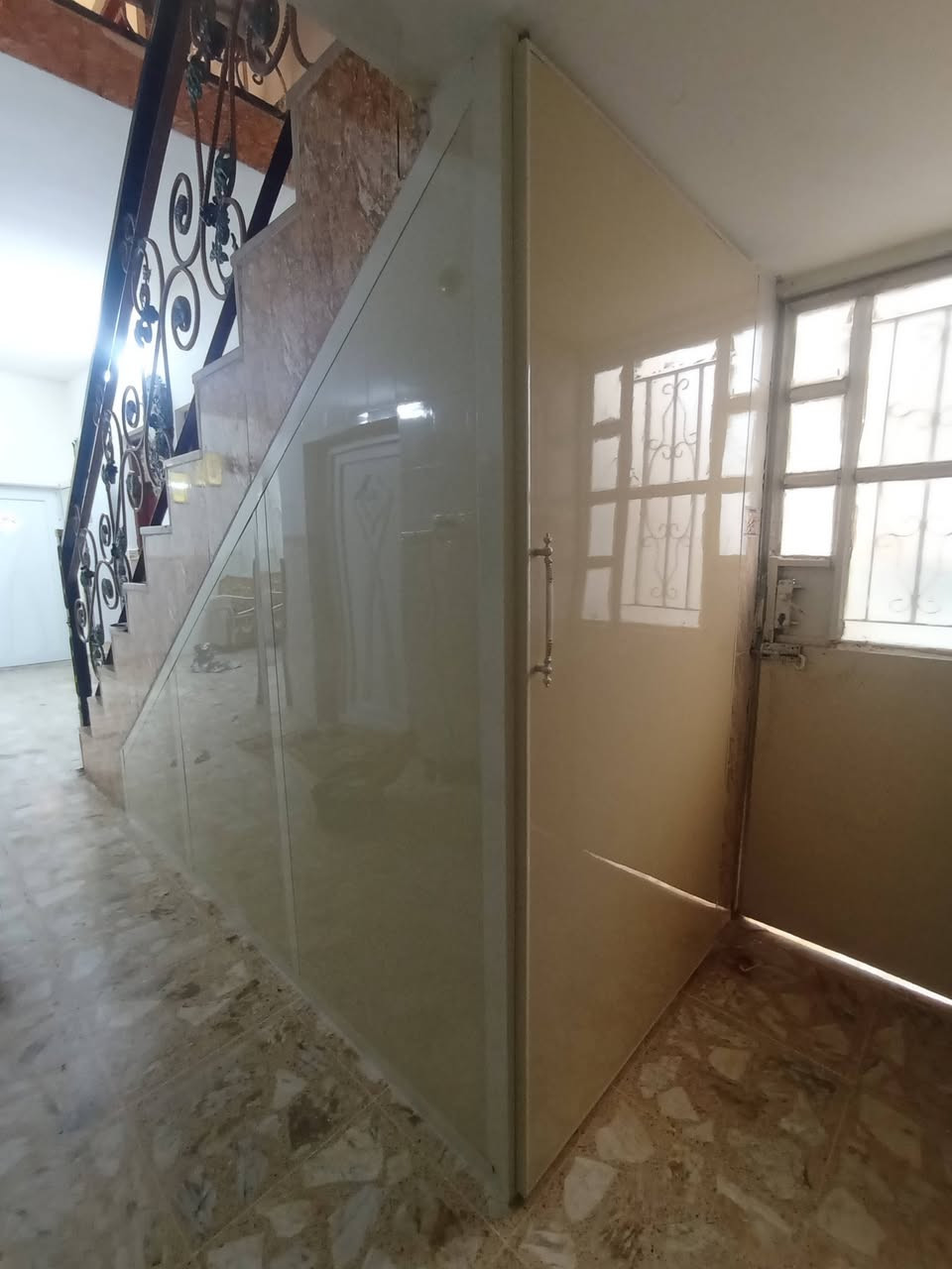 👑 #قصر_الشرق للألمنيوم وللp.v.c👑 

تصميم ....✍️📐📏✍️ 
ابداع 🤳🥇
متانة 👊💪
نفكر لك بما هوه الافضل 
👍👍👍👍👍👍👍 
نقدم لكم احدث ماهو موجود من 
‏‎♦️ مطابخ تركي المنيوم
♦️ مطابخ المنيوم وHdf
♦️ابواب وشبابيك المنيوم ..🗺
♦️ابواب وشبابيك p.v.c +محجر ألمنيوم
♦️قواطع P.v.c 
♦️كرانيت 
♦️مرمر صناعي  
♦️كوارتز طبيعي 

#العنوان: 5 كيلو شارع الخدمي قرب متنزه طيور الجنه
شارع 100 مقابل استداره السكك 
*********** / ***********
