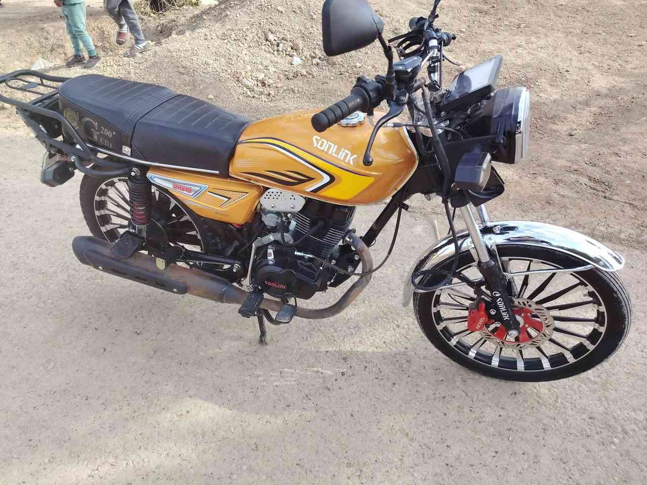 للبيع دراجة سيفان موديل ٢٥ دراجه جديدة مابيه اي نقص محرك ضاغطه وزنجيل حجم 200 مكفولة من كلشي كهربائيات كله فول اوراق كارتونيه ومنفيس فقط بدون كمرك مكان بغداد المدائن سلمان باك سعر ٨٧٥ وبيه مجال قليل للاستفسار *********** واتساب الموشراي لايتصل ولا يعلق لحد يكسر بحلال العالم
