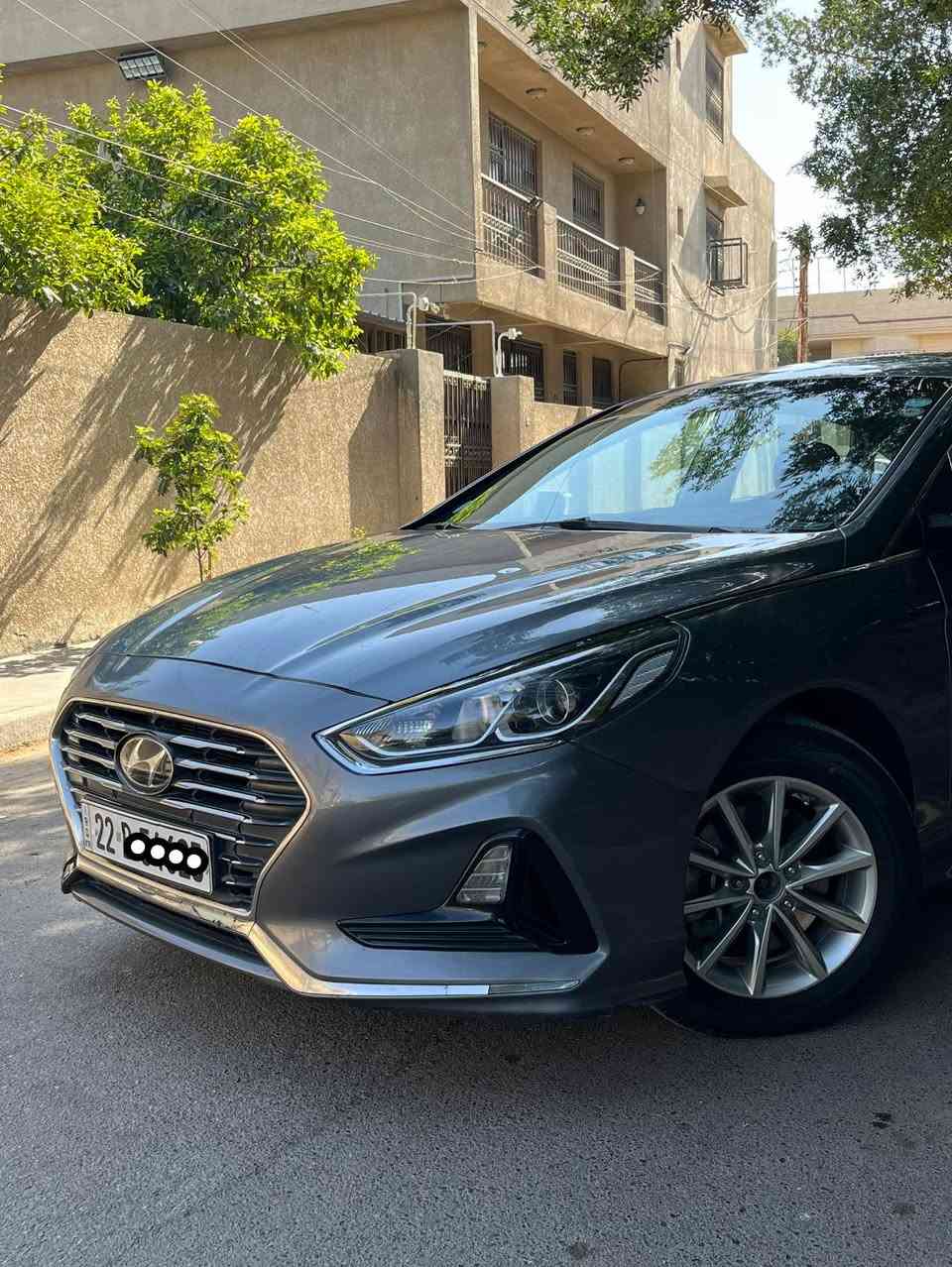 السلام عليكم
للبيع سوناته ٢٠١٨وارد امريكي 

رقم اربيل هزه وبراد جديد بأسمي تحويل ثاني يوم 

محرك ٢٤٠٠
مكينة وكير مكفولات 
 ماشيه ١٢٥ الف 
شاشه كبيره كامره دواره 
فول تحكم ستيرن 
سايد بريك برجل 
رادار جانبي 
انضمه قياده 

صدر امامي وخلفي جديد
تخم تاير نكسن جديد
لايت عالي وناصي زنون زرع عدسات كلف ٣٠٠ الف
تبريد ثلج
  
ملاحضه صور الحادث بل منشور 
كما موضح طخه بل بنيد بسيطه فقط صبغ وباقي كفاله 

السعر ١٢٧وبيها مجال بسيط 

***********
***********
مكاني بغداد حي الاعلام
