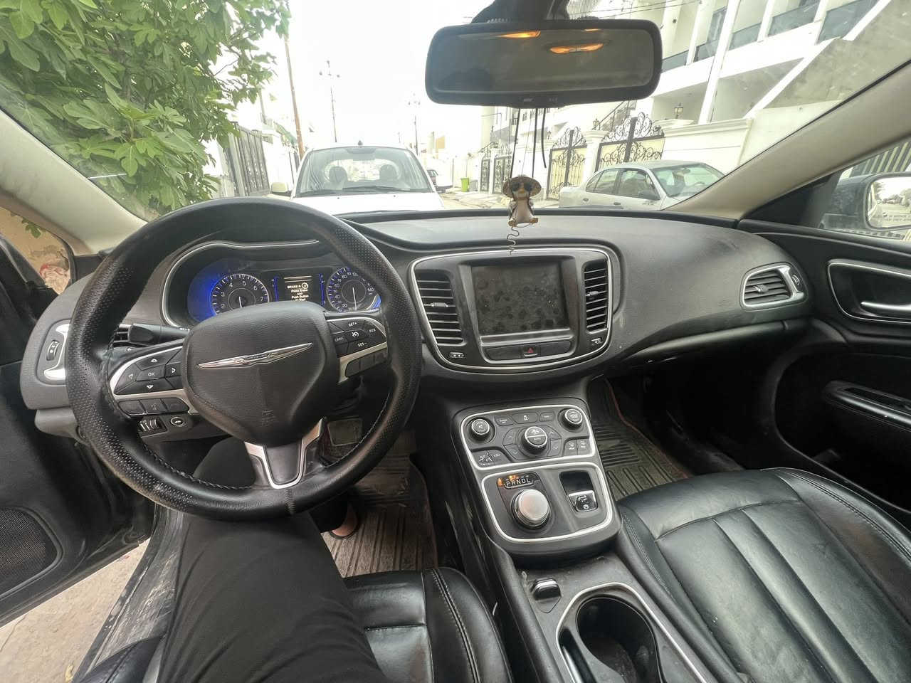 كرايسلر سي 200
مودیل 17 
V4 2400
بێ صبوخ سیارە کلین بدون صبغ 
مواسفات فول بەس سلاید نیە
شاشە گەورە، گیر ماوس، تحکمات ستیرن، بریک کهربائی، کشن جلد + کارەبا + تدفئە، دەرگا بصمە، بصمە و شغال، لایت و بک لایت لید 
ماوەی ڕۆیشتن ١٢٤ km رەقەم و سەنەوی تازەیە تا ٢٠٢٨ 
العنوان کرکوک ***********
