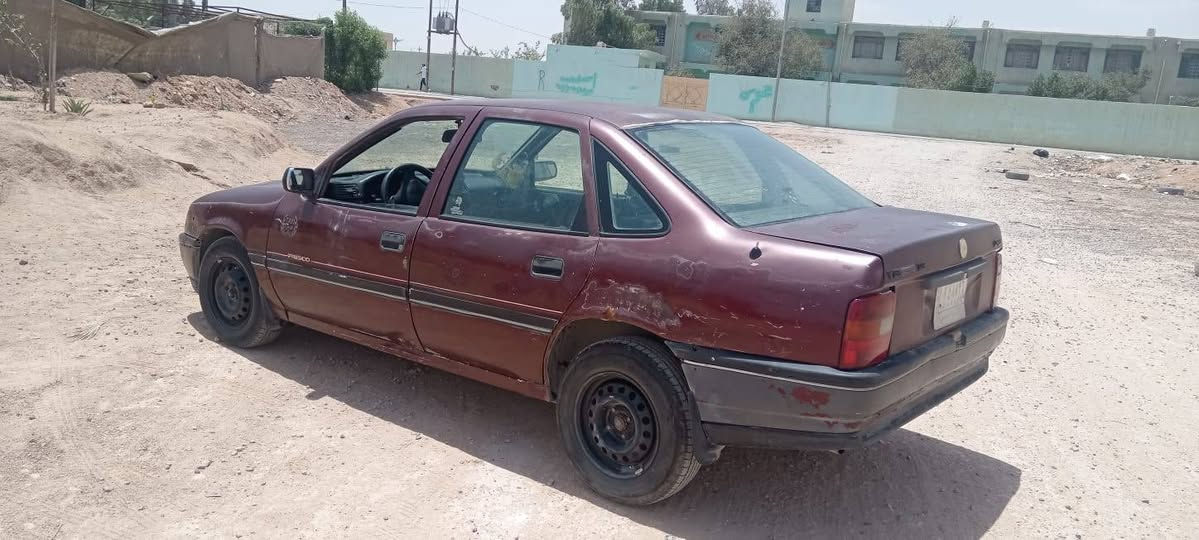 السلام عليكم للببع سيارة اوبل فكترا موديل 1991سيارة شغالة مكان نجف رقم نجف تخم تاير باتري جديد مكينة جديدة 1800السعر 18وبيهة مجال للشراي الاستفسار على الرقم ***********
