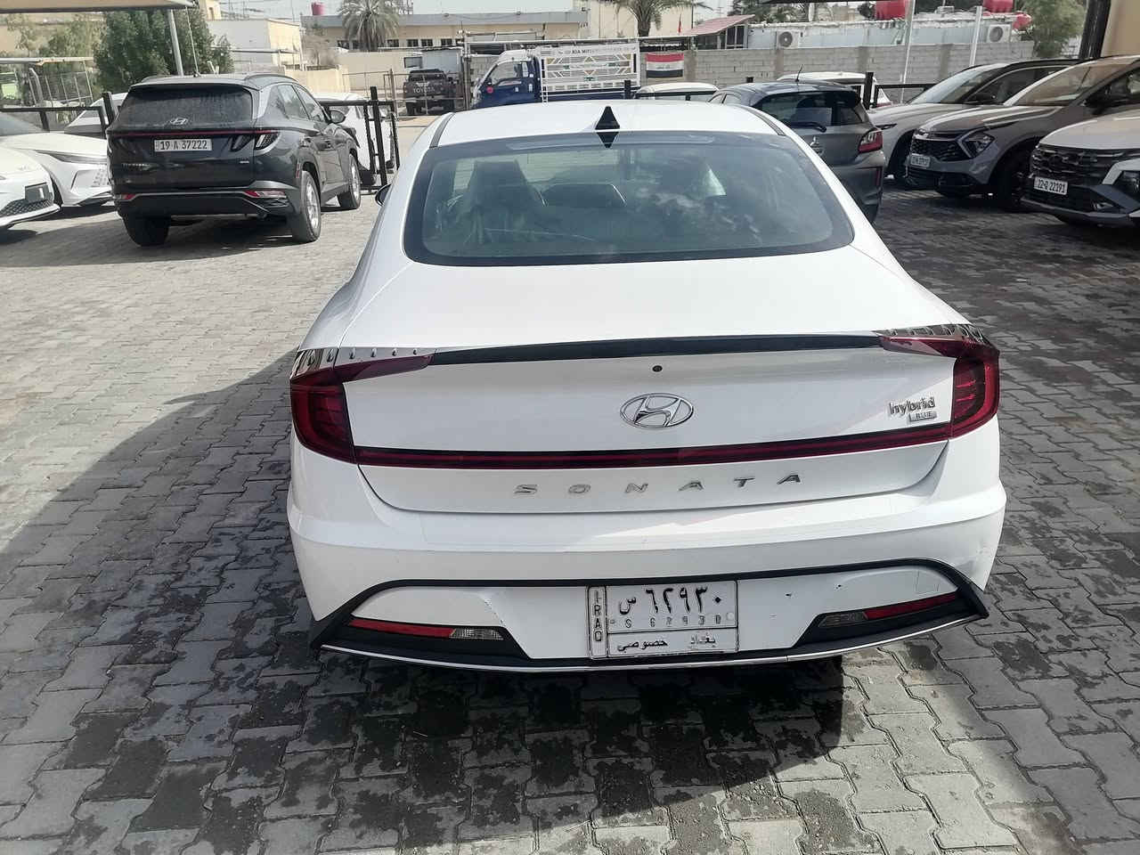 السلام عليكم سوناتا هايبرد 2021 وارد امريكي
محرك 2000

ماشية 89 ميل 
  

حادثه جاملغ وبنيد امبدلات نفس لون اب امريكه وصور امريكا بالمنشور.. بيها حاليا ربع باب السايق فقط.. بدون ايرباك السياره بدون دواخل. رقم بغداد بسمي 

مواصفات :::
تشغيل عن بعد

تحديد مسار 

رادارات مانع تصادم اماميه خلفيه 

اشارات بالمري 

تنبيه عند الاقتراب 

محدد سرعه  

هاندبريك كهربائي دكمه 

بصمة ابواب 

بصمة تشغيل

فول تحكم ستيرن 

شفتات ستيرن 

٤ وضعيات قيادة ( سمارت \ سبورت \ ايكو \ كوستم) 

قيادة ذاتية 

جامات امامية اوتو 

قطعتين تبريد 

تبريد مناخ منفصل 

كشنات مخمل بلادي 

انارة لد نهاري 

زنون بلادي

ماسحات الجامة الاماميه اوتو 
السعر 150  وبيها مجال بسيط 
……………

مكان سيارة كربلاء للاستفسار

***********
