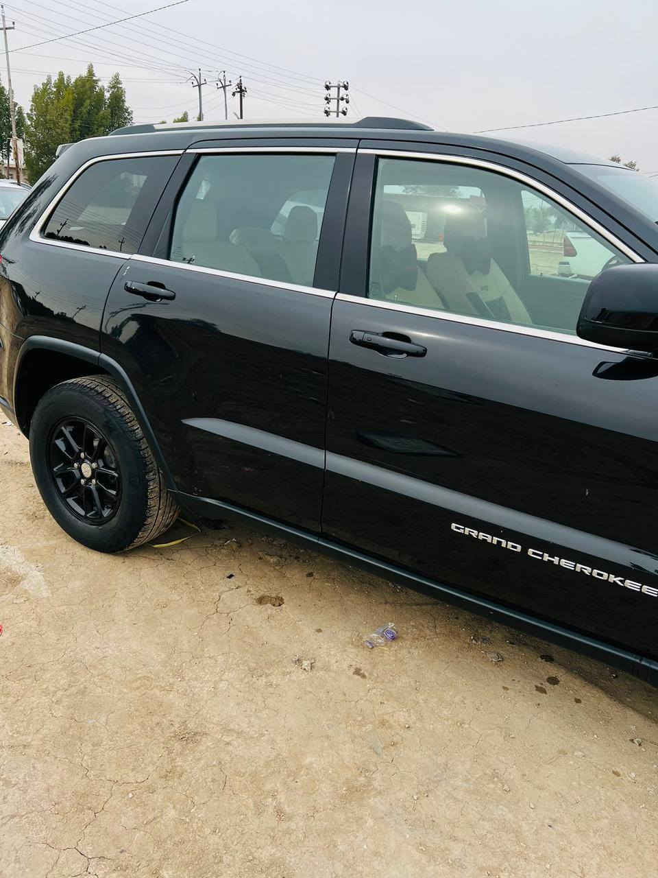 السلام عليكم جيب لاريدو 2016 رقم بغداد بأسمي سنكل محرك 3600 سياره جاهزة السونار مرفق وارد امريكي. السعر 185 وبيها مجال مكان السيارة بابل /جبله  للأستفسار ***********
