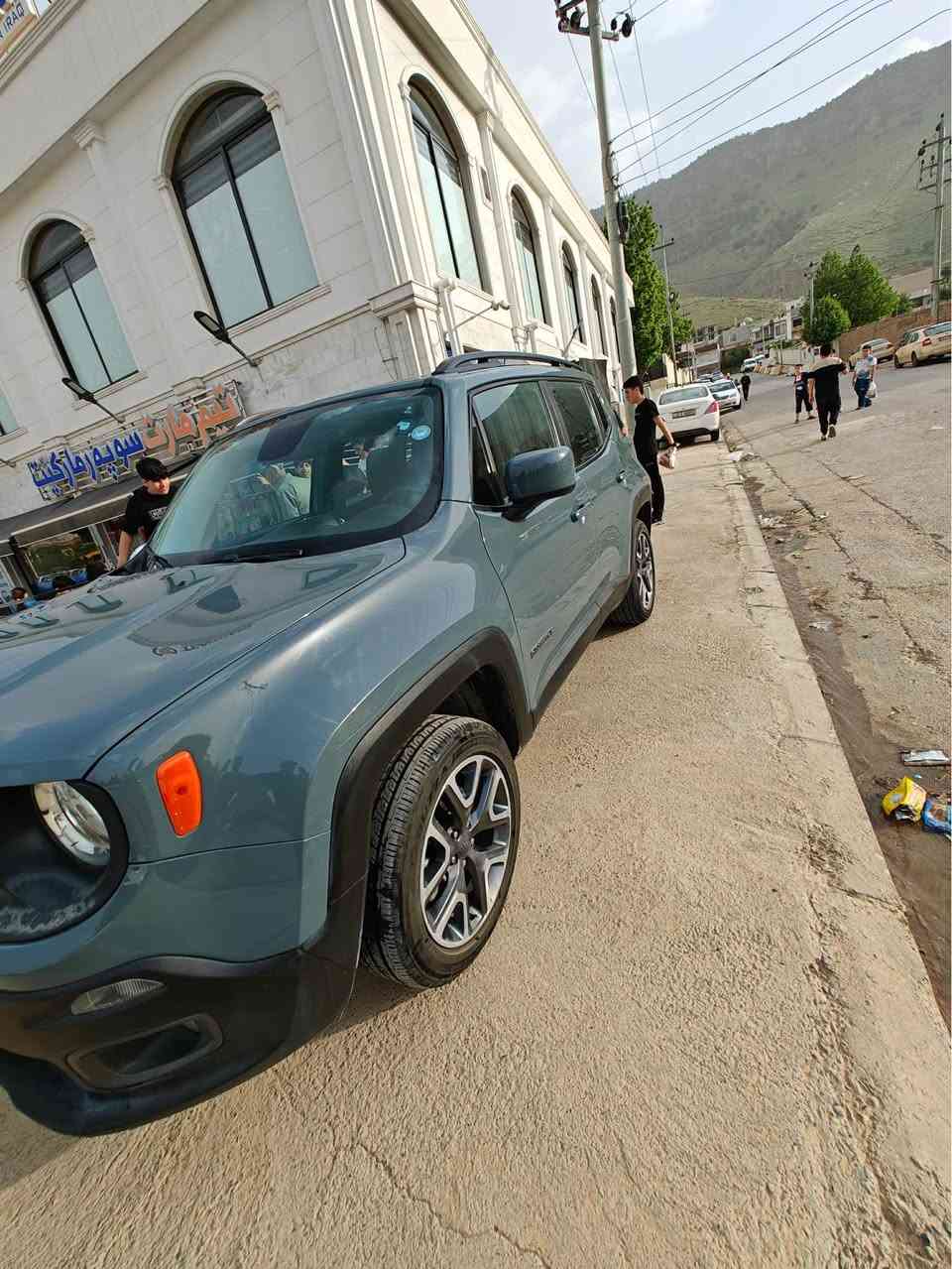 جێب ڕینگەید ٢٠١٧ بەسمە شەغال کوشن هیتەر سوکان هیتەر تەحدید سوڕعە دەبل ئەکسل یەک پارچەی بۆیاخە لەگەڵ دوو بست قوپاوی چاک نەکراوە  چوار تایەی تازە و لۆک 
*********** شقلاوة, أربيل
