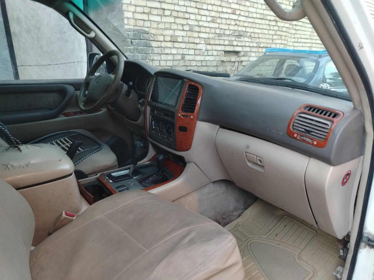 لاندكروزر بغداد بسمي مشروع وطني 2004 مصبوغه عام اوتوماتيك كير محرك خير من الله عنواني بغداد بياع شهداء السعر 120 بيه شويه *********** اوتوماتيك
