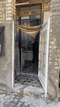 السلام عليكم.
يوجد لدينا بيت للبيع.  المساحه 50متر 
طابقين ركن    واجها  6  وربع.  ونزال 8 
زراعي شاكر العاني. سند 25 قرار محكمه ومكاتبه 
خدمات كامله. مي  وكهرباء ومجاري ومقرنص 
موقع البيت  بين الحريه وحي العدل 
خلف اسواق نمبر وان    قرب اسواق فدك 
السعر 68 مليون وبي مجال بسيط كلش 
للاستفسار اكثر الاتصال ع الرقم او واتساب 
***********
