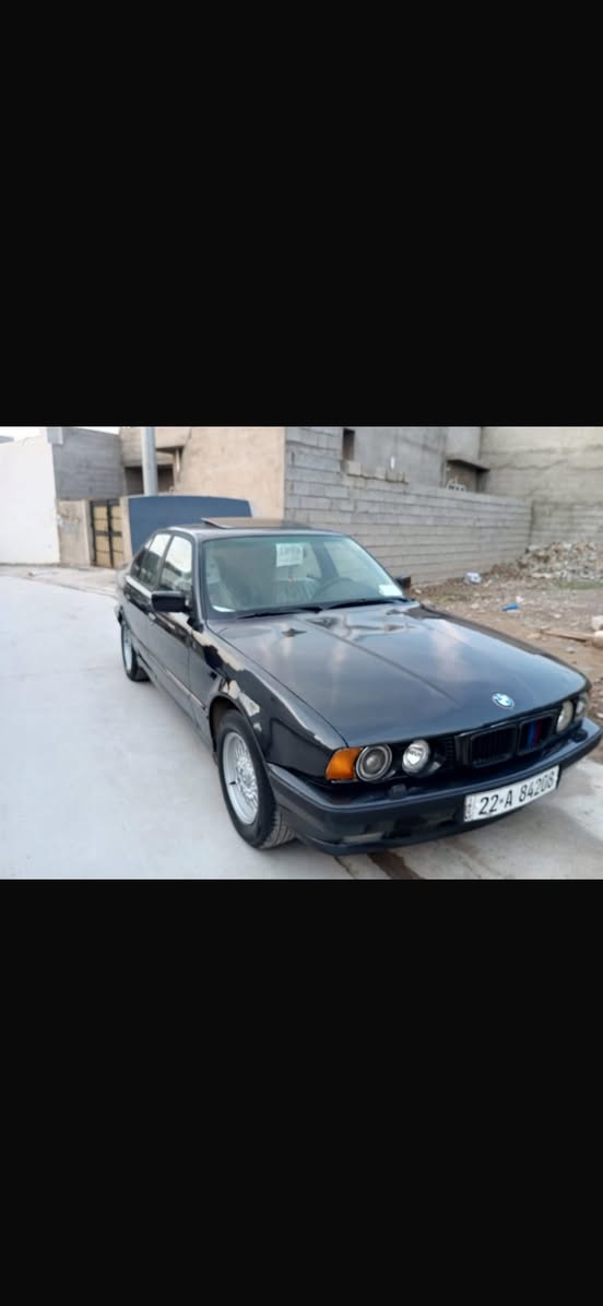 بي إم موديل 1991حجم525 سنويه جديد ابسمي كابون بانزين بي  تحويل وكاله بيهه جملغ خلفي بدون دواخل السعر 55 عنوان كركوك رقم تلفون ***********
