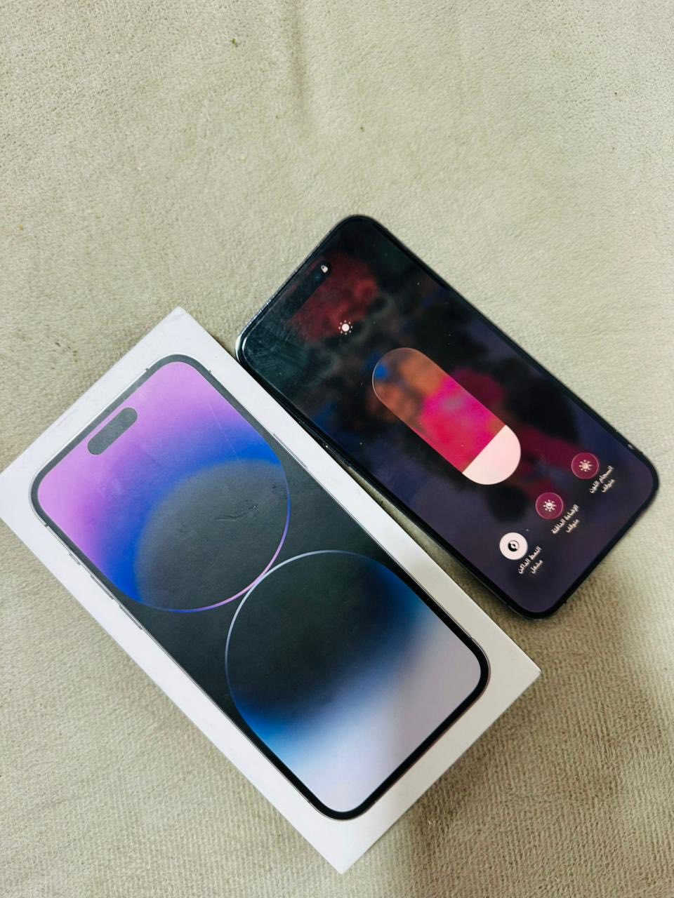 سلام عليكم ايفون 14 برو ماكس ذكرته 256 بطاريه90 جهاز شرق اوسط مكفول سعره 950 شراي يتفضل خاص او مراوس معه ايفون وينطيني فرق او بيع فقط 950 مكاني بصره جبيله ***********
