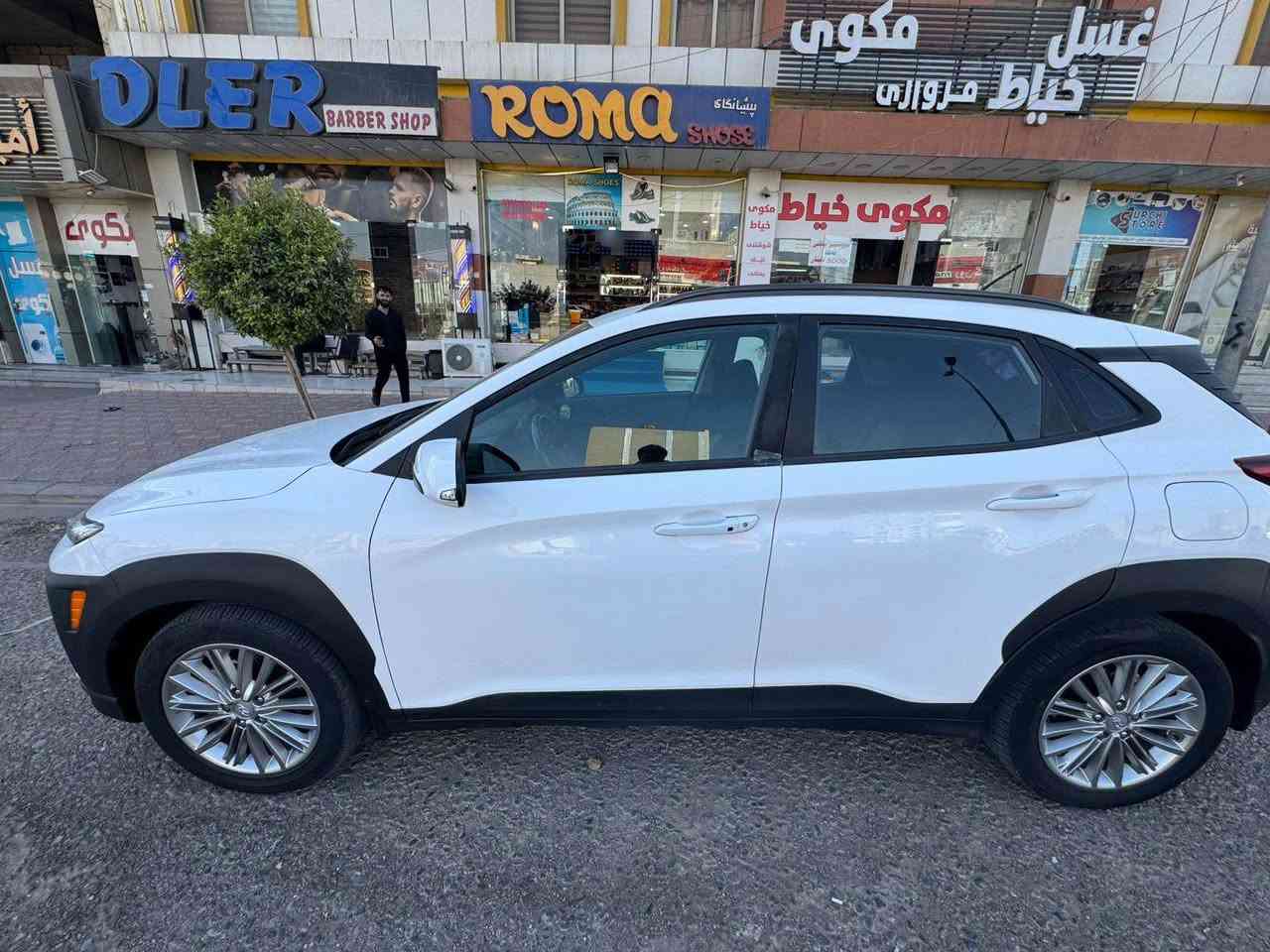 هوندا كونا موديل ٢٠٢١ فول مواسةفات تنها سلايت نية بيش و پشت كةبس ٤ پارچةي سبوغة دوو دةركة و سندوق و چاملغةك دوو سي جةي تةعديلة رةقةم سةنةوي نوية بةناو خؤمانة مةسروفي تيدانية سيارةكة سعري ١٢٤ مةجالةكي زؤر كةم ناونيشان هةولير ***********/*********** أربيل, العراق

