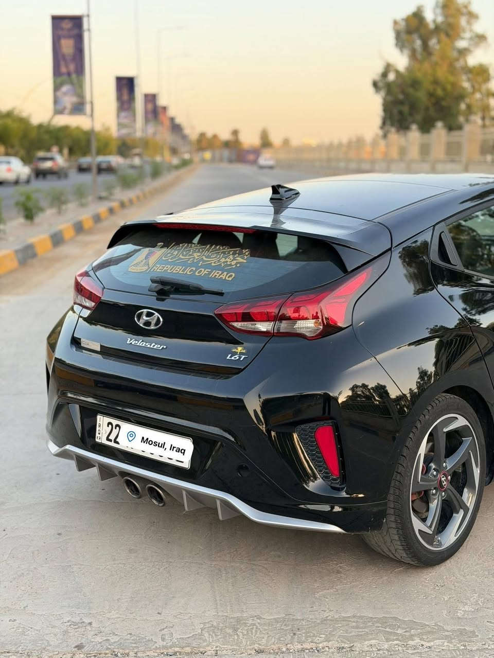 السلام عليكم 
فولستر 2020 
1.6 turbo 
ماشية ٤٥ الف
فول مواصفات
بانوراما
كشنات جلد ومخمل 
كشنات تدفئة
بصمة
ابواب بصمة
رادارات جانبية
رادار امامي مانع تصادم
حادثها بوند وجاملغ اليمين
مكان السيارة موصل
السعر ١٢٠ وبيها مجال بسيط للشراي
***********
