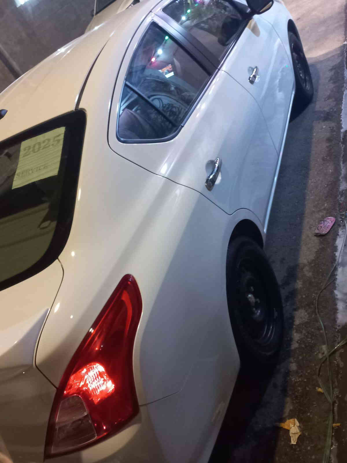 السلام عليكم
*نيسان سني{مصري} 
*مديل2025
*كفاله عامه من الدعاميه للدعاميه
*ماشيه{19الف حقيقي} 
السعر{132} 
مواصفات /حساسات خلفيه تبريد قطعتين اشاير مري شاشه كبيره تحكم استيرن
كير ومحرك شرط كفالة ما مفتوح برغي
تبريد ثلج 
رقم الهاتف{***********} 

📌العنوان:البصره'القبله'حي القائم
