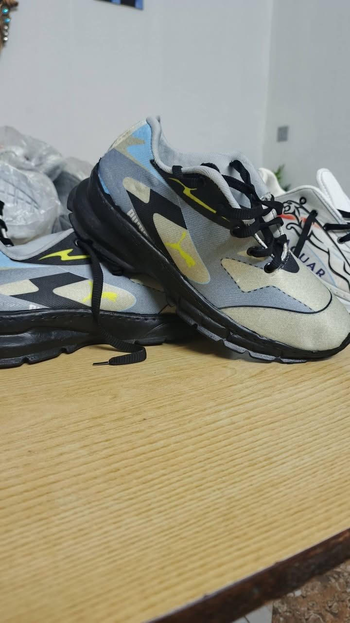 احذية رجالية السعر 5تالاف دينار قياس 40 الحد 44 متوفر اربع الوان للحجز واتساب ***********.
