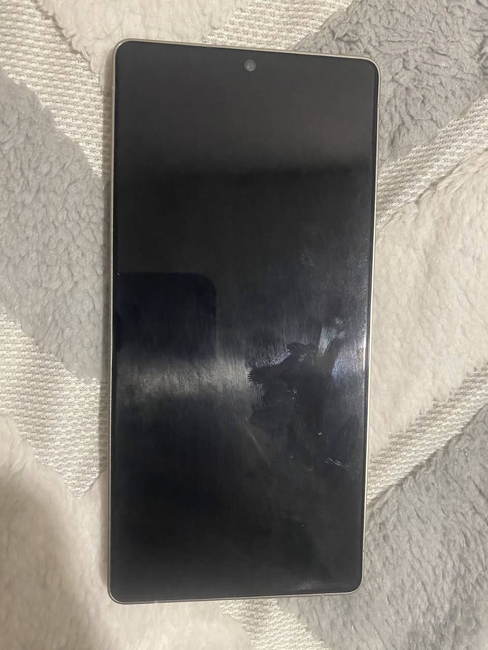 جهاز جديد ستعماله شهر و اريد مراوس ب ايفون  16 لو 17      / ‭0776 631 7065‬
