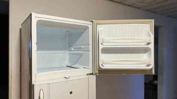 للبيع سماعة بلوتوث جديدة ب٦ رف خشب ديكور ب٦ شجرة كرسمس ب١٠ جراجف نفر ب٣ القطعة قطاعة جديدة ب٦ ثلاجة ب٢٠٠ الف غسالة جواريبات ب٤  ميز اوتي ب٥ ميز طعام ب٥ ستاند حمام المنيوم ب٥ العنوان حي القاهرة للتواصل الإتصال على الرقم التالي ***********
