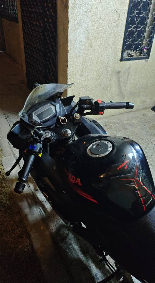 السلام عليكم دراجه دايوان ار 200 ما بيهة نقص سويج بصمة مكاني بغداد الغزالية رقم *********** سعر 1500 مليون وخمسمائة ألف بغداد, العراق
