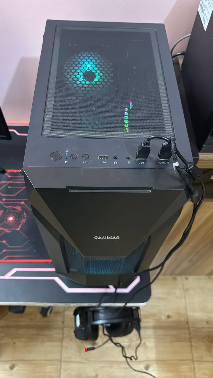 Gpu:  geforce RTX 3060 TI 8 giga vram . 
Cpu: Intel i5 10400F . 
Ram: 16 giga ddr4 3200 Lexar 
motherboard : Asus H510-A . 
Storage:Hdd 1tb .Ssd 128GB . 
Power supply : Thermaltake litepower 650W 
. Case Gamedias 2 Rgb fans.cooler: Air cooler

السعر 800 الف 

***********
مكاني واسط الكوت توصيل موجود
