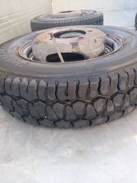 4 تايرات نثيه حجم 12   500 نظاف سعر 200 الف عنوان بغداد 07705895121