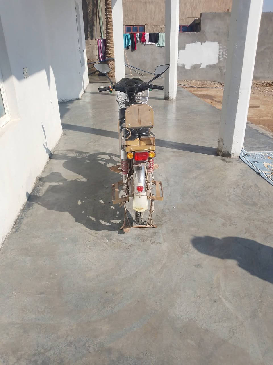 عندي موطر شحن اللبيع نضيف بس بطاريات مالتو تعبانات وسعر 250 ألف وبي مجال ***********،،
